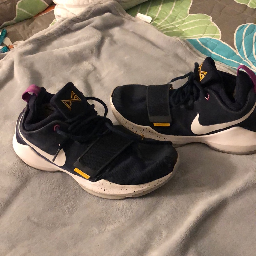 Nike PG1 Ferocity Womens Shoes -Size 8.5